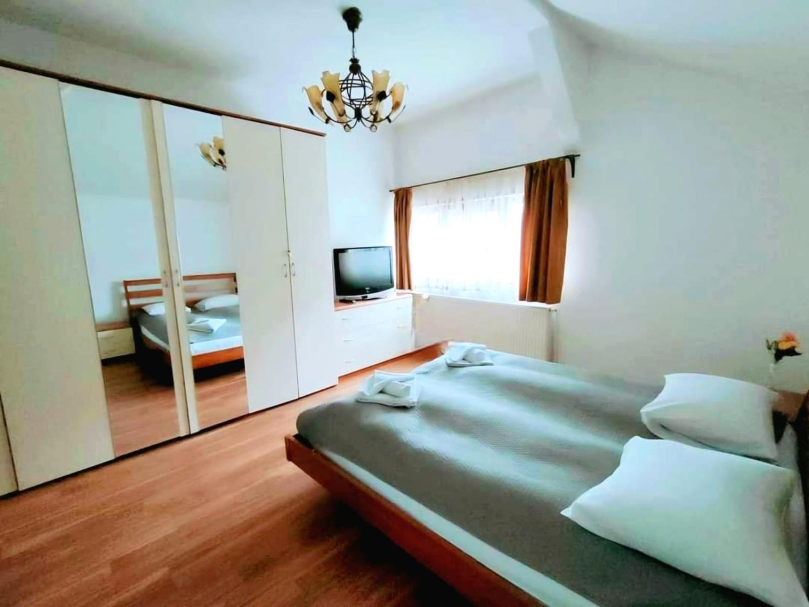 Pensiunea Cerbul - Valea Dobarlaului Bagian luar foto
