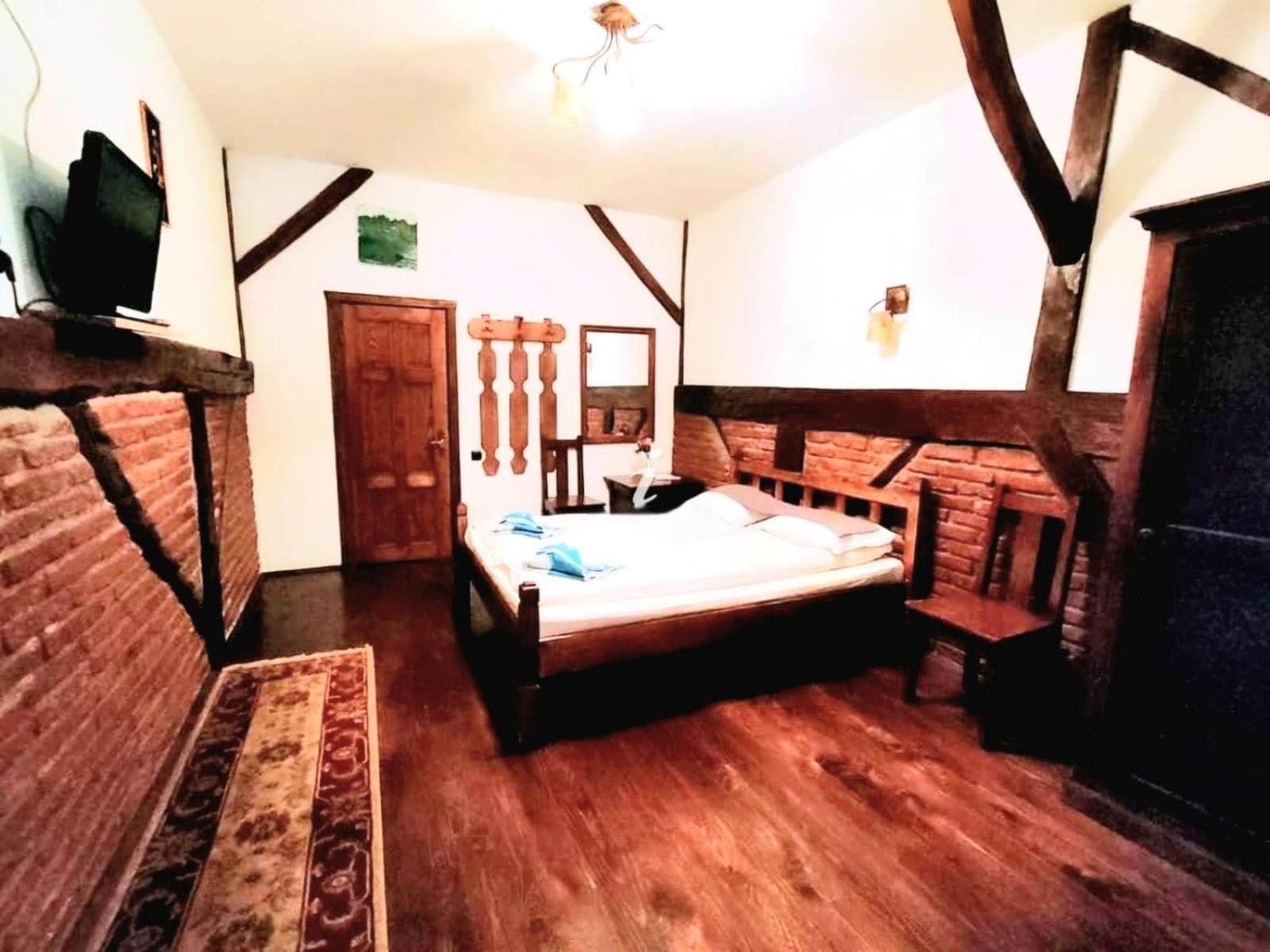 Pensiunea Cerbul - Valea Dobarlaului Bagian luar foto