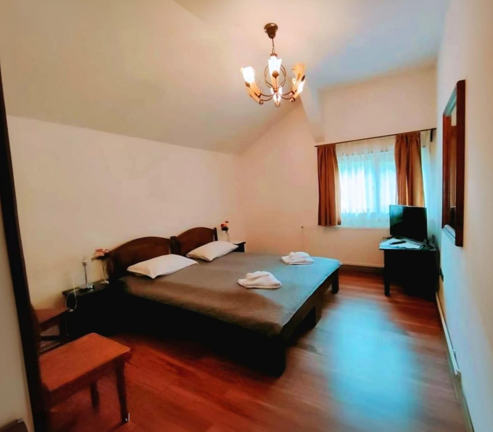 Pensiunea Cerbul - Valea Dobarlaului Bagian luar foto